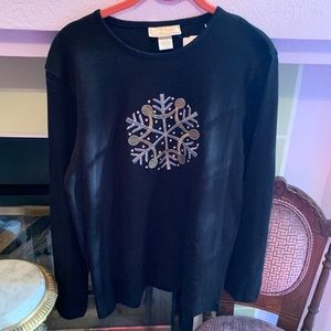 ❄️❄️MC Sportswear Snowflake Top (L) NWT❄️❄️